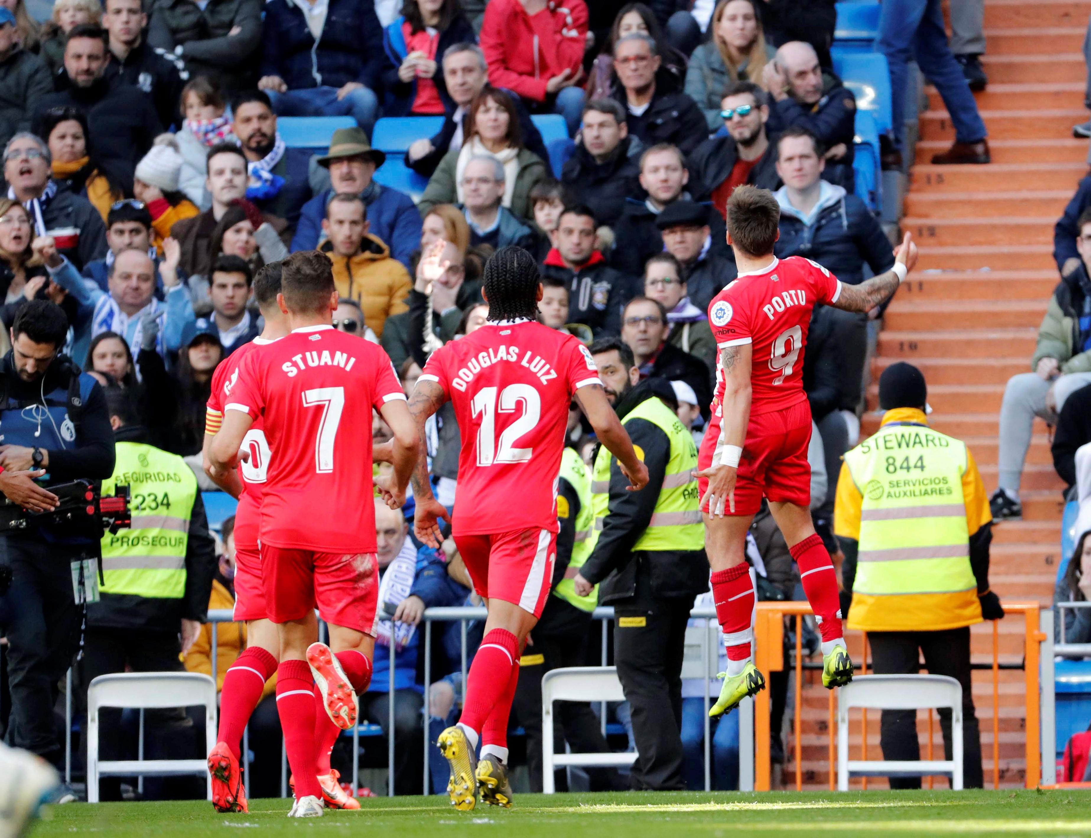 他巧妙地运 他巧妙地运